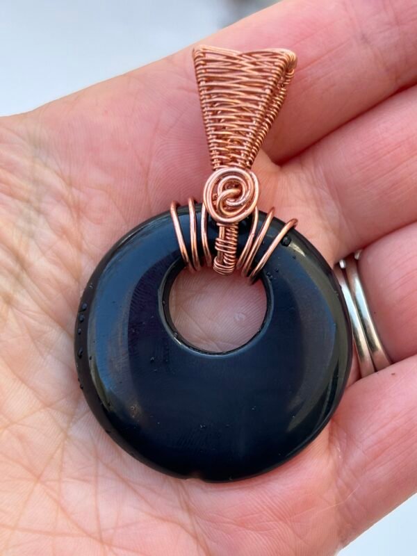 "Love Knot" - Onyx Pendant
